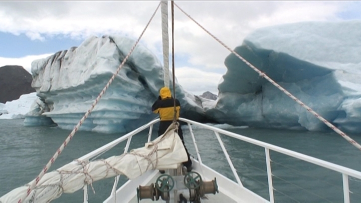 Antarctic Oasis - A haunting Journey